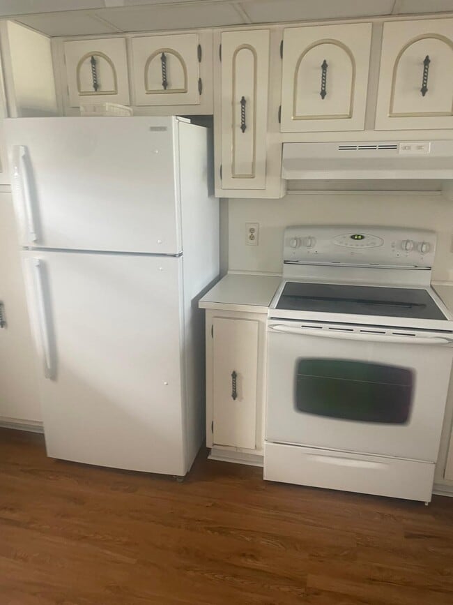 Building Photo - 2571 Aragon Blvd