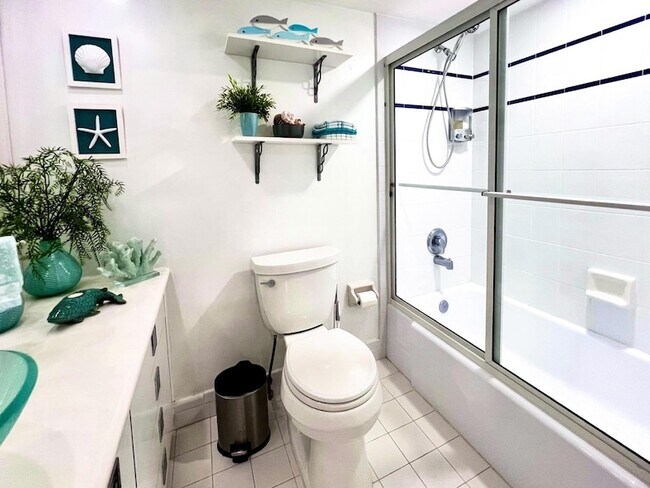 Building Photo - 3010 N Course Dr