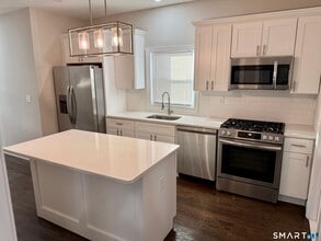 Building Photo - 414 Wood Ave