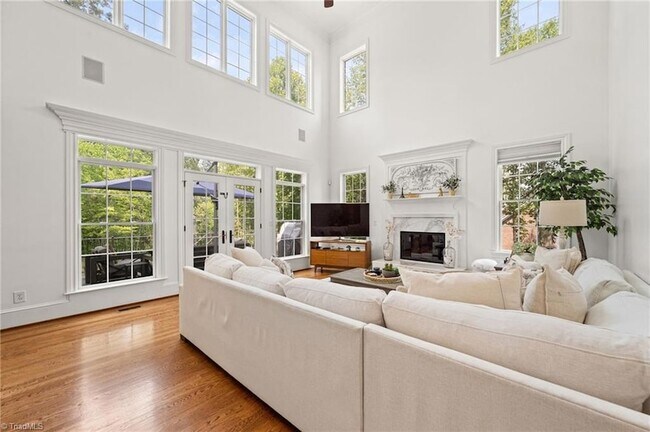Building Photo - 7517 Henson Forest Dr