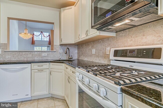 Building Photo - 1802 Schindler Dr