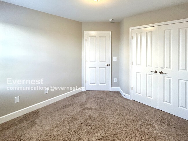 Building Photo - 821 Goswell Dr