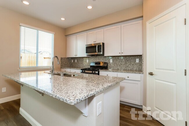 Building Photo - 2081 Comstock Ln