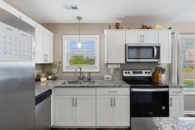 Building Photo - 200 Waterwheel Cir
