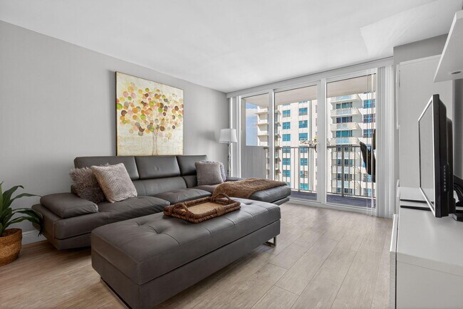 Building Photo - 111 Briny Ave