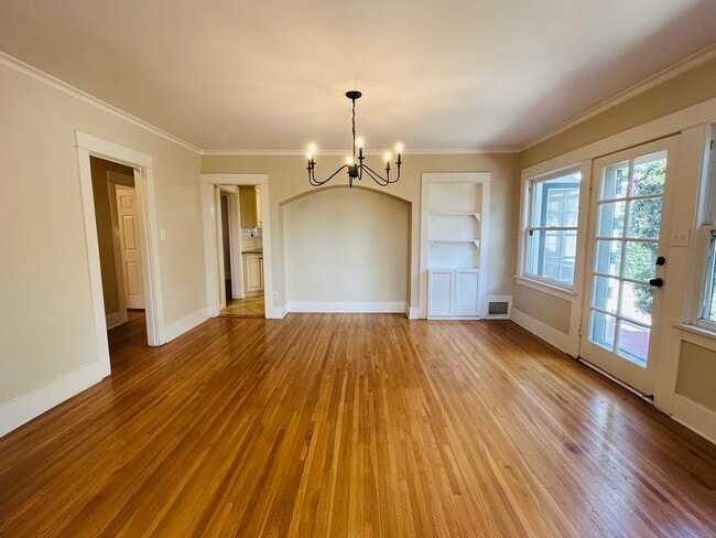 Building Photo - 13733 Franklin St