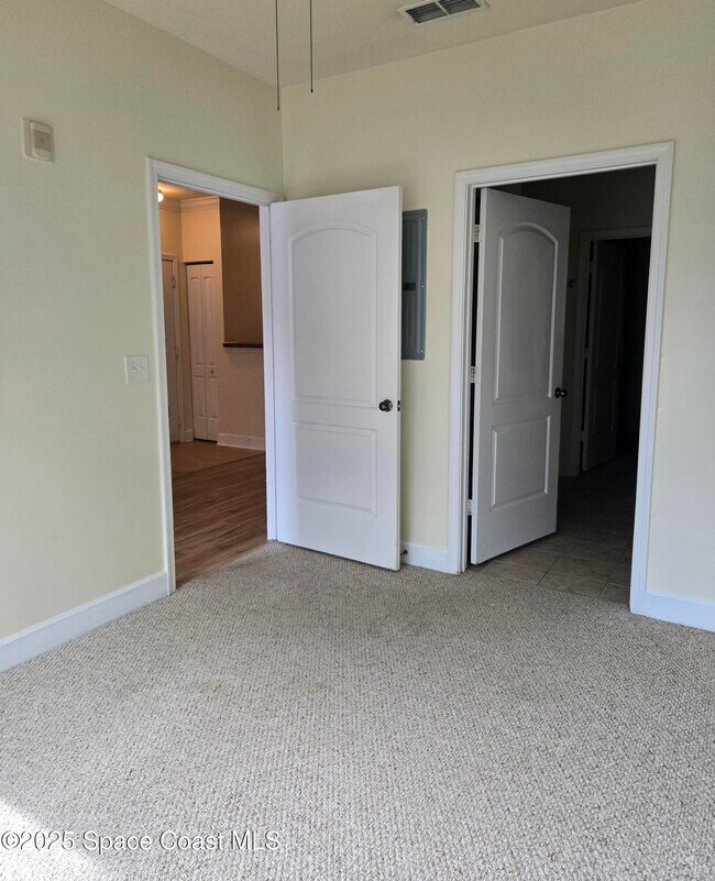 Building Photo - 6470 Borasco Dr