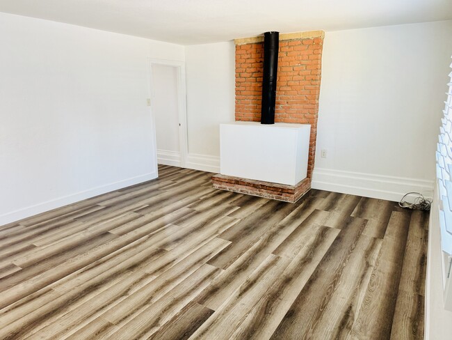 Building Photo - 63 Cathcart Ave