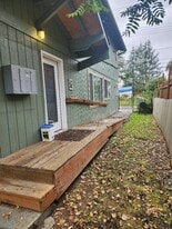 Building Photo - 928 E 10th Ave