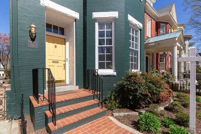 Building Photo - 1708 Park Ave