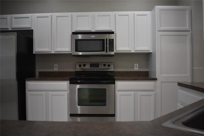 Building Photo - 644 Chesney Dr