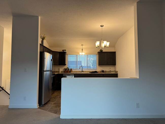 Building Photo - Modern Home With Open Layout For Rent In B...
