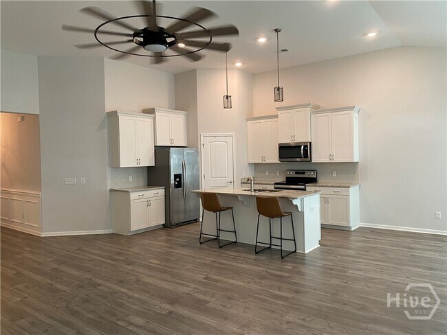 Building Photo - 124 Crystal Lake Dr