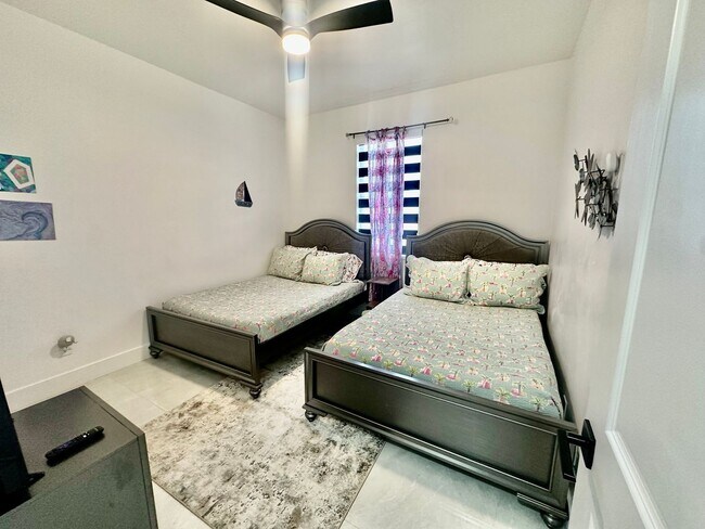 Building Photo - Fully Furnished Annual Rental- 3 Bedroom 2 Bathroom - Pool and Waterfront- NE CAPE CORAL