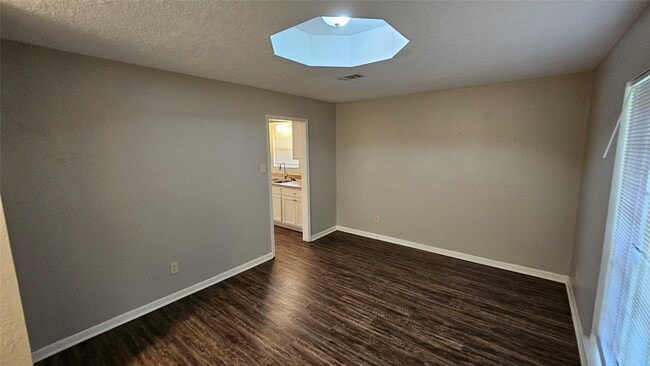 Building Photo - 1404 Cactus St