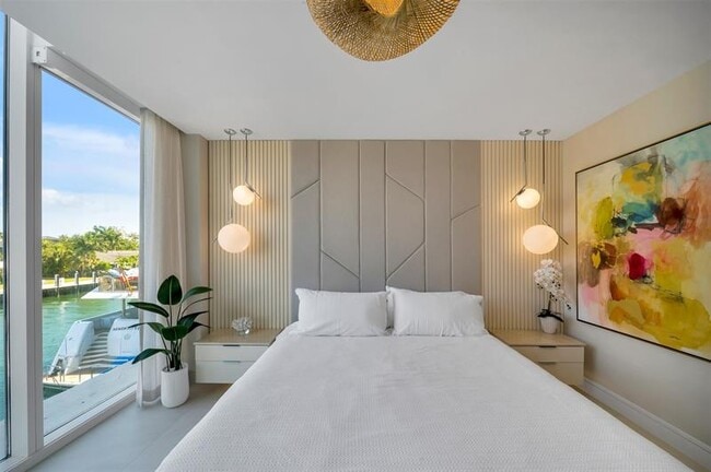 Building Photo - 2311 SE 17th St