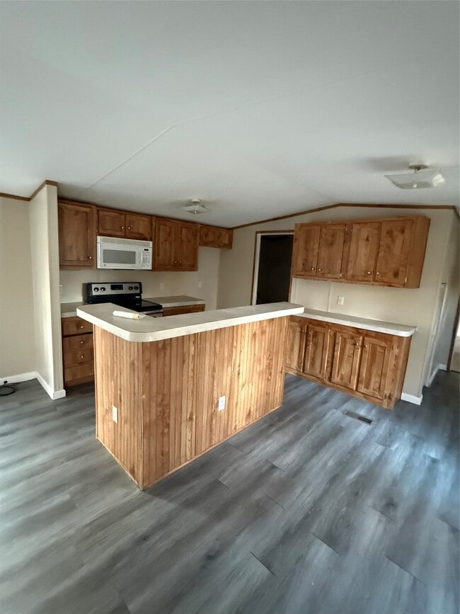 Building Photo - 144 Private Road