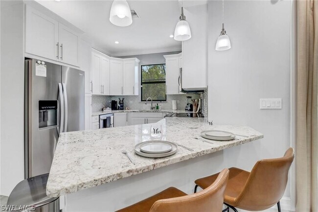 Building Photo - 332 14th St SE