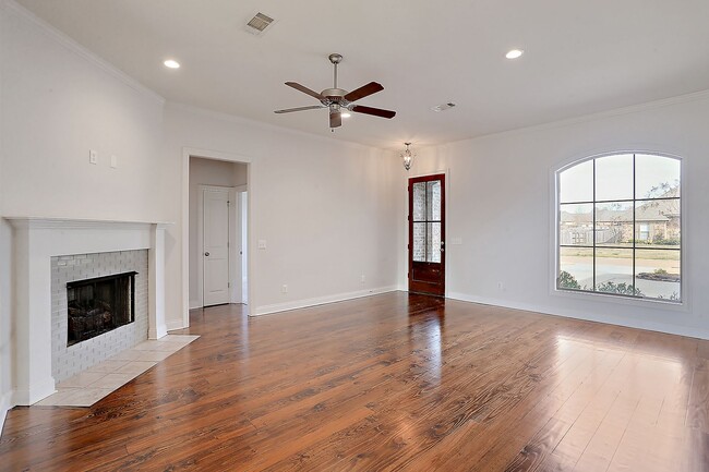 Building Photo - 3 Bed/2 Bath in Fall's Crossing- Gluckstadt!
