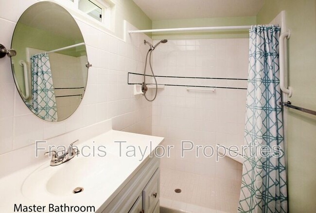 Building Photo - 3685 Vista Campana N