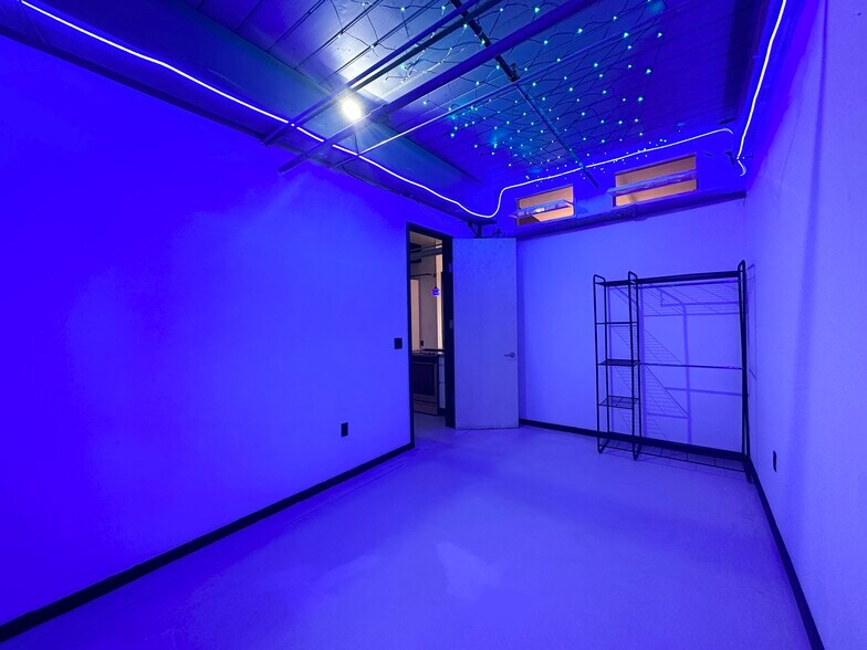 Building Photo - 109 Summer St