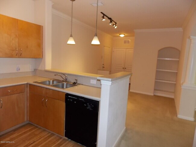 Building Photo - 1001 Monument Rd