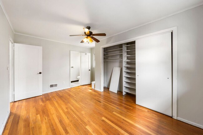 Building Photo - Spacious five bedroom home