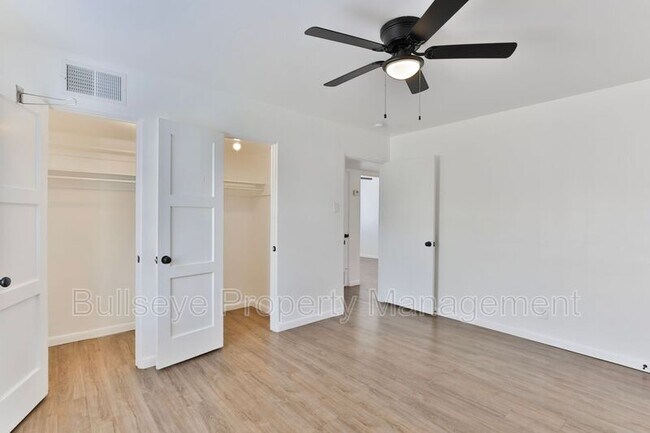 Building Photo - 2129 W Weldon Ave