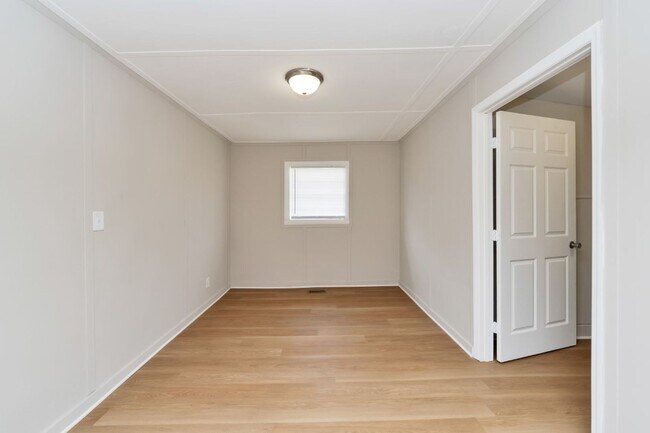 Building Photo - Stunning 4BR Renovation in Bessemer – Be the First to Live Here