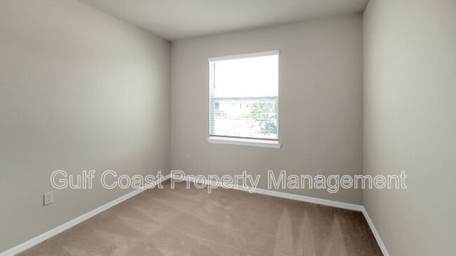 Building Photo - 590 157th Ct E