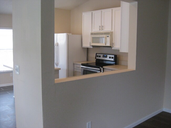 Building Photo - 346 Van Gogh Cir