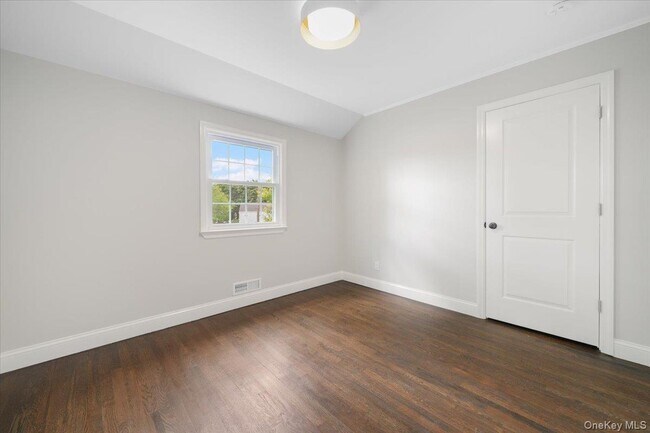 Building Photo - 2 Brower Pl