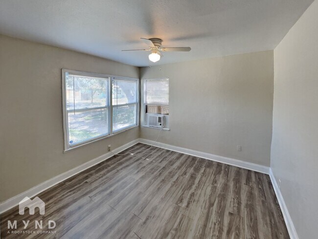 Building Photo - 4421 Cherry