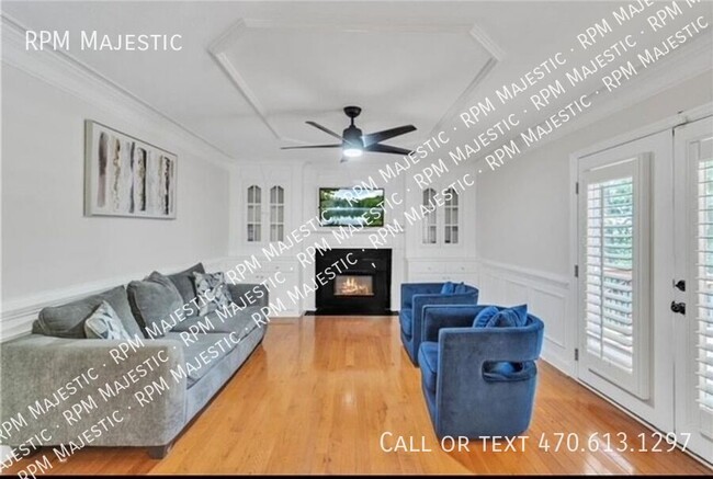 Building Photo - 6960 Whispering Oaks Ct