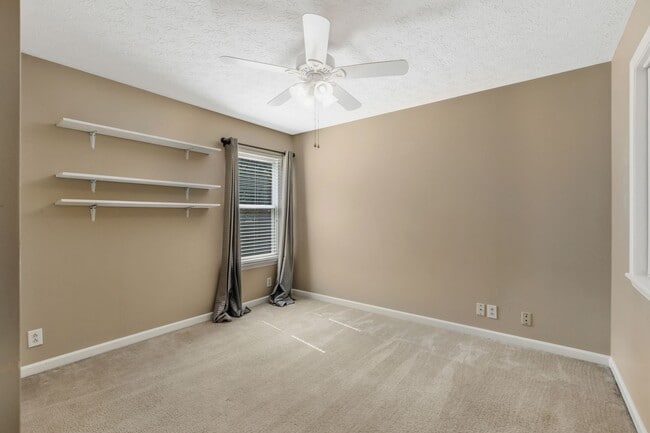 Building Photo - 3221 Calvin Ct