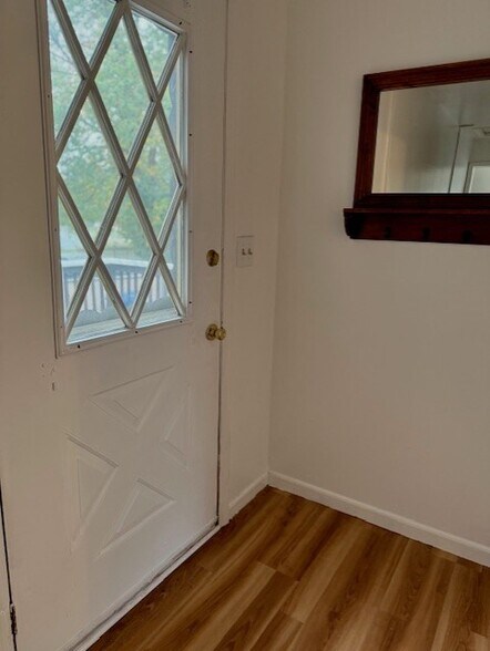 Mud Room - 1824 Pershing Pl