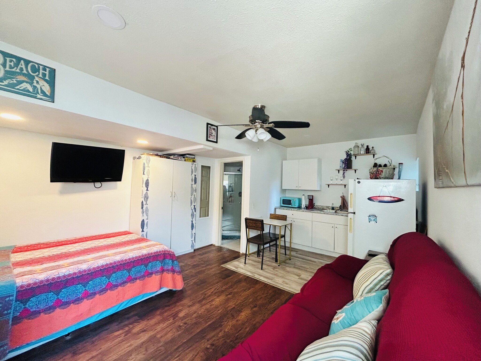 Building Photo - 604 17th St