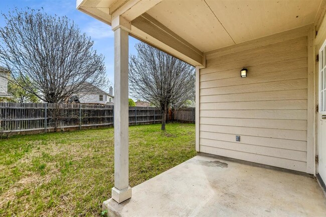 Building Photo - 516 Lark St