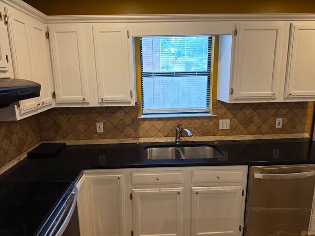 Building Photo - Great 3BR 2BA Find in Pleasant Tree Neighborhood!