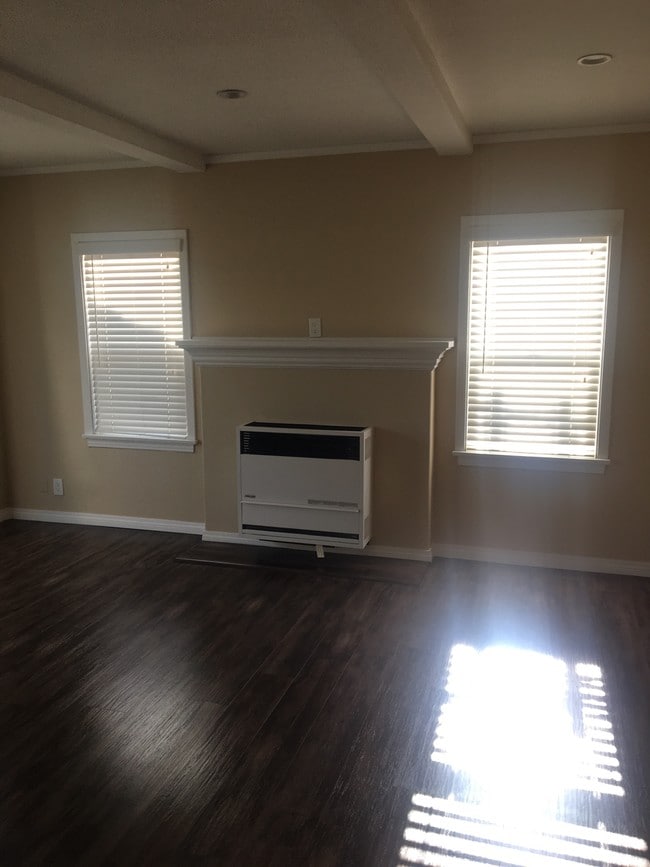Living room - 1510 W 79th St