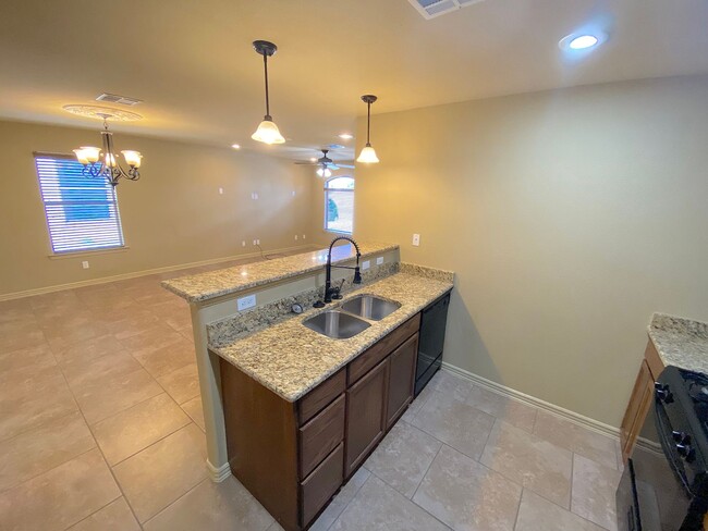 Building Photo - 5710 Saluki Dr
