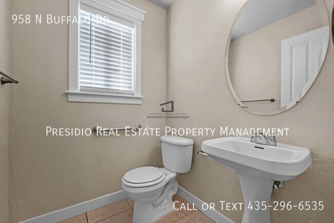 Building Photo - 958 N Buffalo Dr