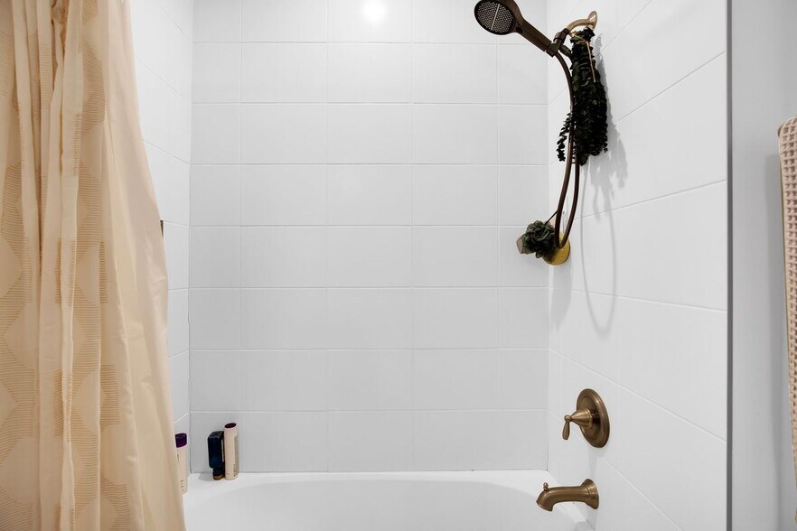 Building Photo - 2506 W Cleveland St