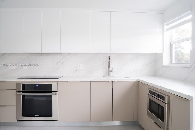 Building Photo - 10996 NW 58th Terrace