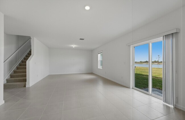 Building Photo - 10739 NW Moon Rise Ln