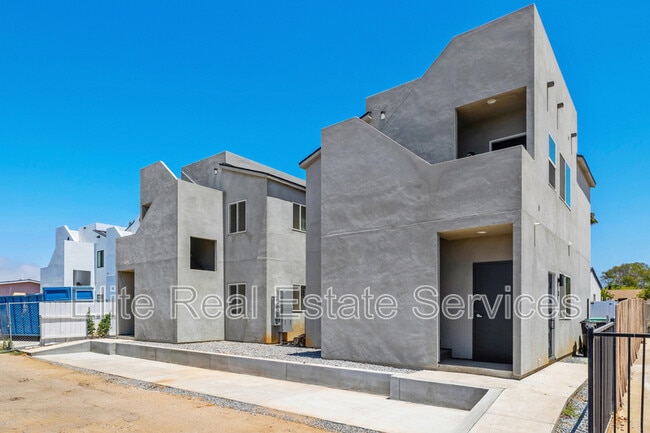 Building Photo - 3315 Clairemont Mesa Blvd
