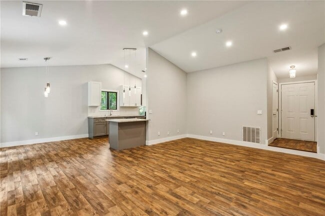 Building Photo - 3415 Owens Pass NW