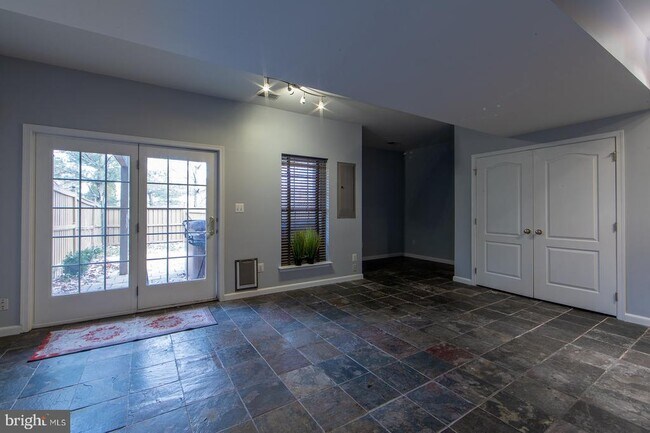Building Photo - 124 Ivy Hills Terrace