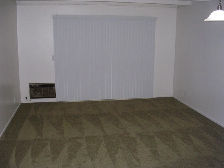 Primary Photo - 1348 Yukon Way