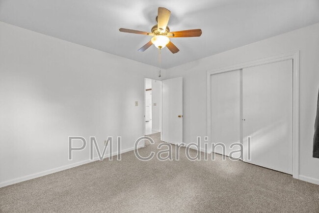 Building Photo - 2616 Redbud Dr